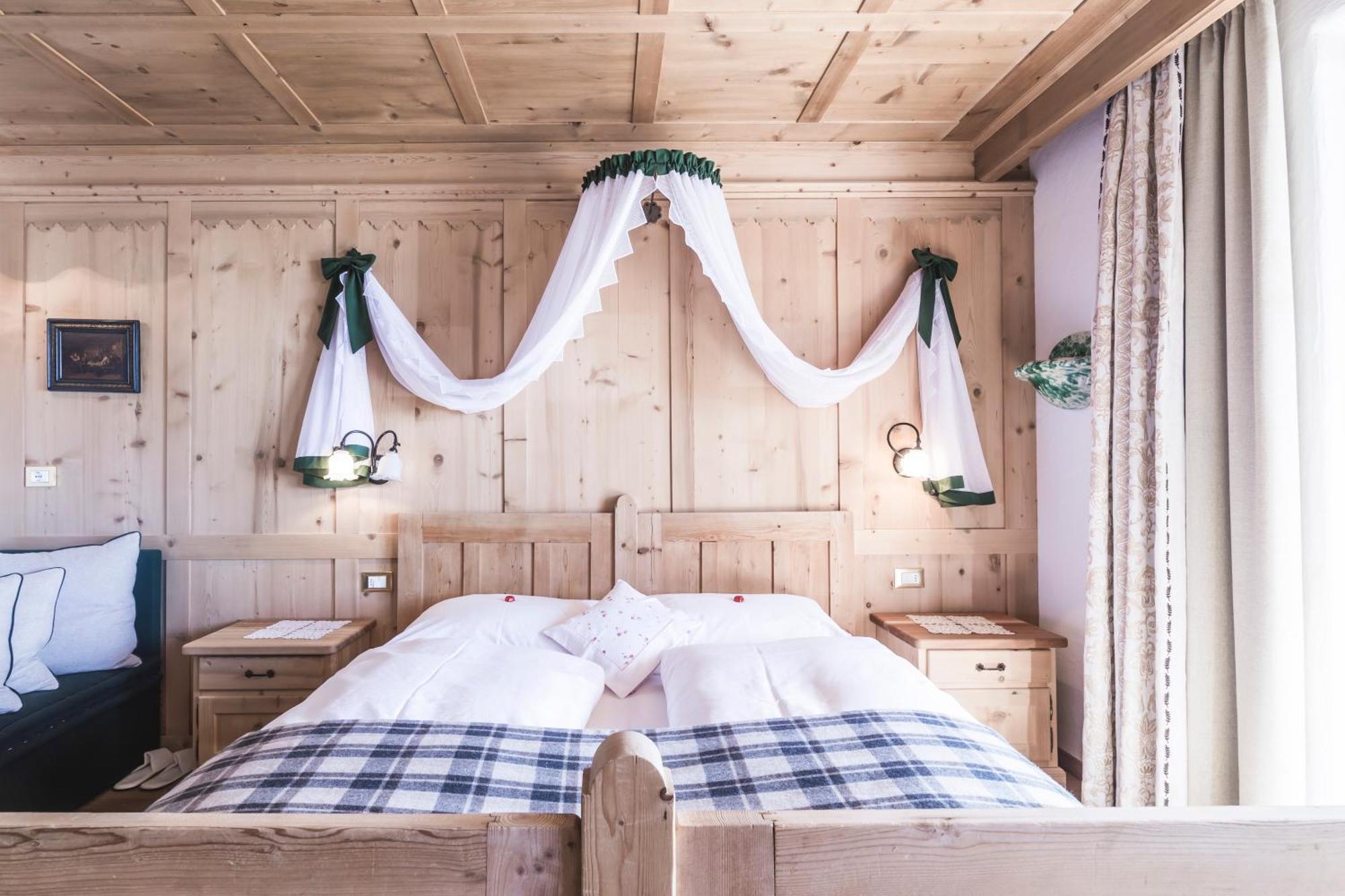 Almhotel Col Raiser Santa Cristina Val Gardena エクステリア 写真
